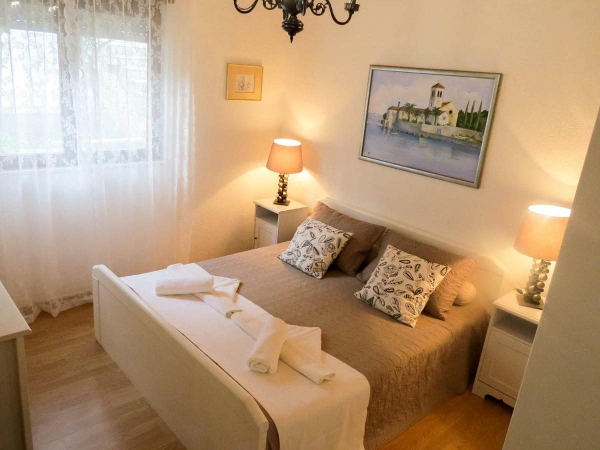 Apartments Barba Trogir Eksteriør bilde